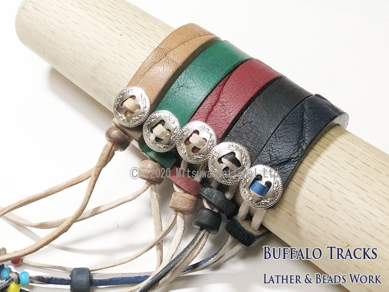 この時期おすすめ品　Leather Bracelet